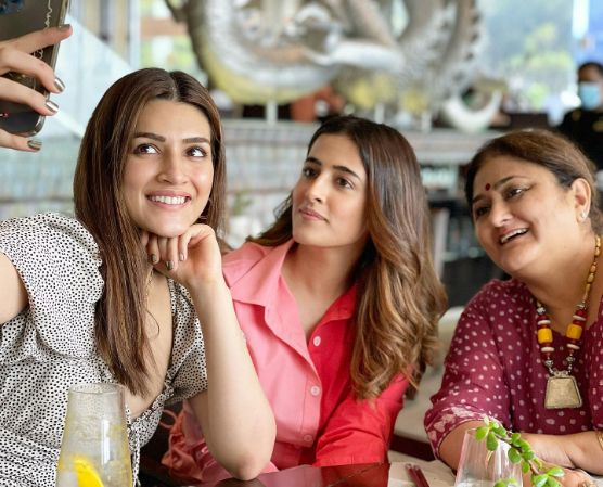 Nupur Sanon with her sister Kriti Sanon and her mom